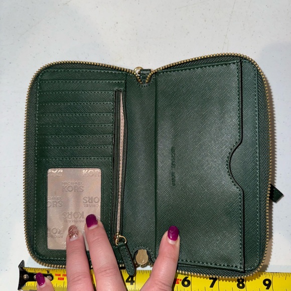 Michael Kors Wristlet wallet - Picture 3 of 3